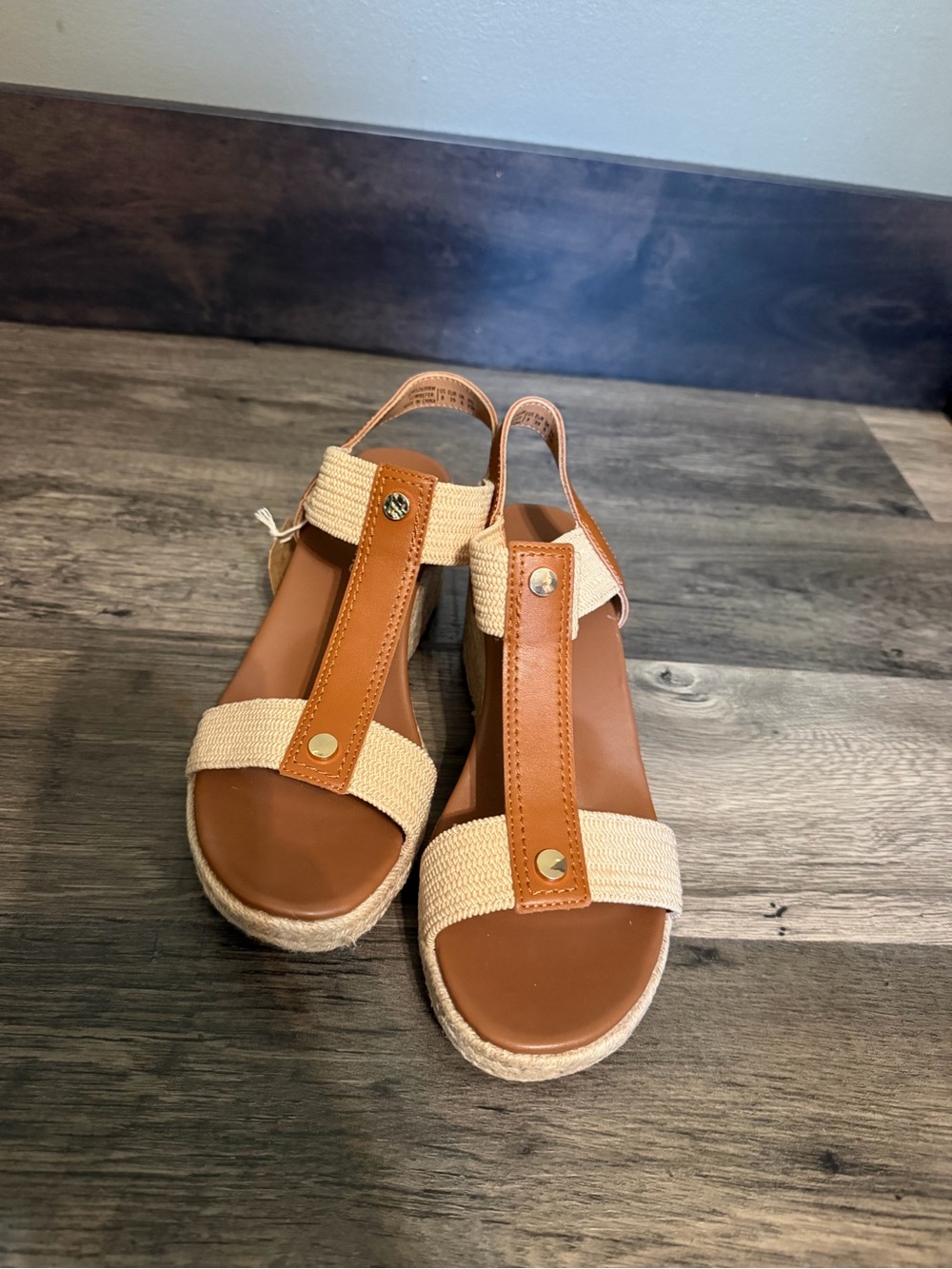 Dream Pairs Tan Elastic T-Strap Espadrille Wedge Sandals Size 8 NWT